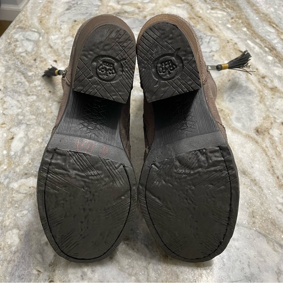 Born Salazar Tassel Distressed Leather Western Ankle Boots Women’s 9.5 - Picture 9 of 10